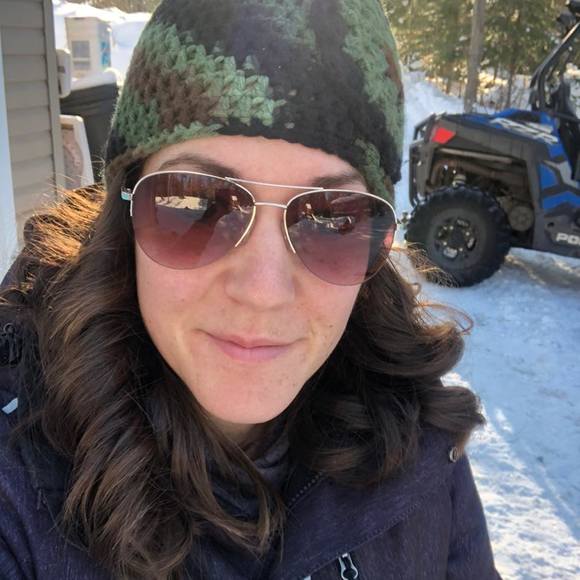 Meet your Posher, Hillary - Picture 1 of 1